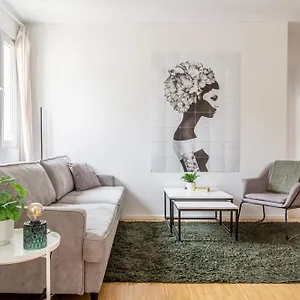 https://neu-zentrales-design-apartment-berlin.find-berlin-hotels.com